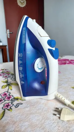 Ferro a vapor Black+Decker novo
