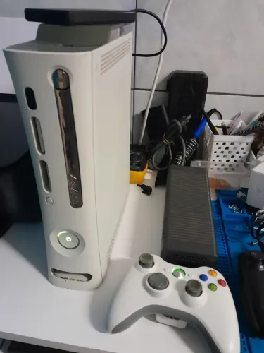 Xbox 360 FAT completo com 386 jogos no hd 