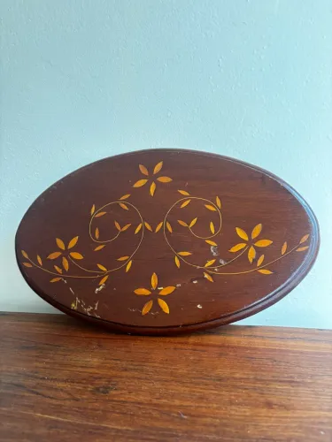 Bandeja Oval de Madeira com Marchetaria / Incrustação Floral