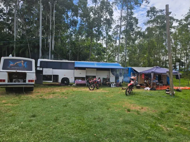 Vendo motor home Mercedes Bens 17.210 Comil Campione Ano 99 .<br>