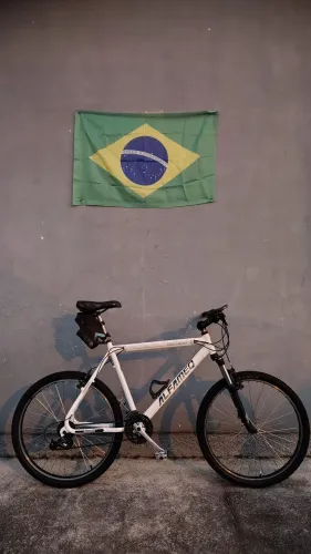 Bicicleta Alfameq Tirreno tamanho 21 aro 26