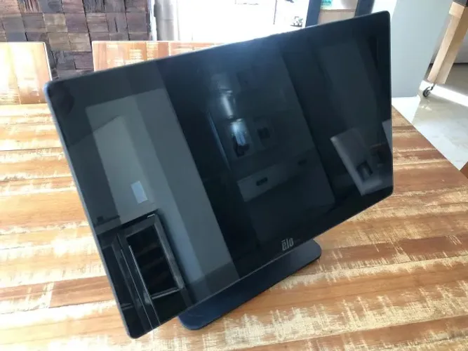 Elo All-in-One Touch Screen  I-Series 15" - Ideal para Comércio/PDV