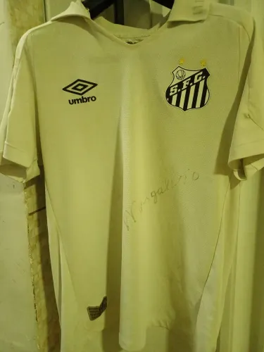 Camisa do santos autografada por bi campeão da libertadores