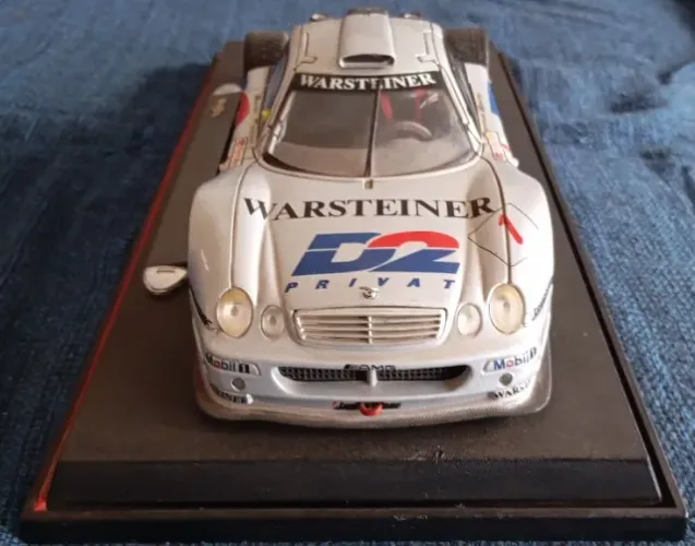 Miniatura Mercedes CLK GTR D2 1:18 Maisto ( Incompleto )