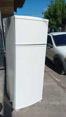 Geladeira dúplex gelo seco usada entrego gratis