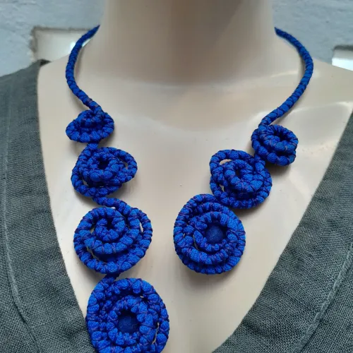 Colar design Cascata.