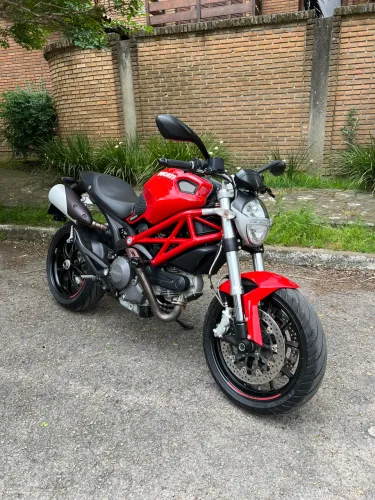 Ducati monster 796 fino trato