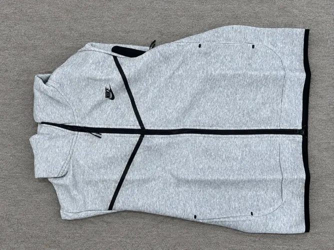 Nike tech Cinza