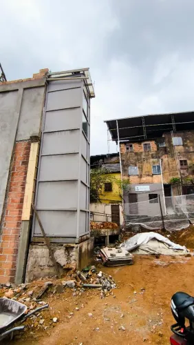 Elevador residencial 8 metros para três andares 500kg500 kg.