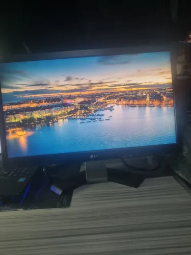 Monitor LED LG 19,5" Flatron 20M35PD - Ajuste de Altura (DVI e VGA)