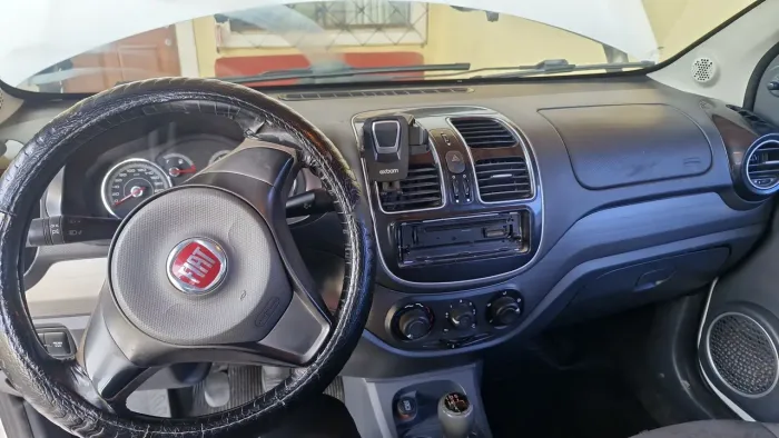 Fiat Grand Siena Tetrafuel 1.4 EVO F. Flex 8V 2014