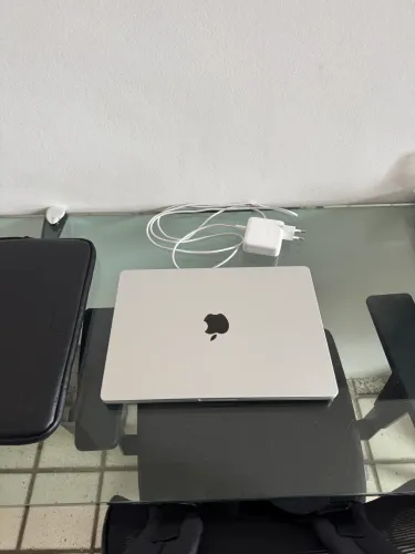 Macbook Pro M5 14 pol 1Tb 24gb