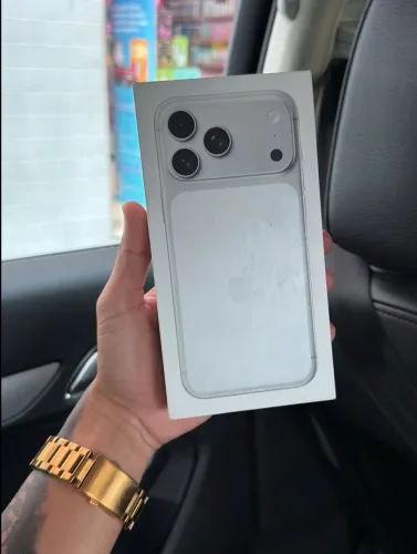 Iphone 17 Pro 256GB Silver / LACRADO / PARCELO EM 12x / TROCO