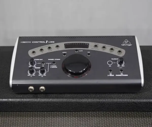 Behringer monitor control