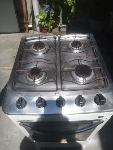 FOGÃO DE 4 BOCAS COM FORNO BARATO.
