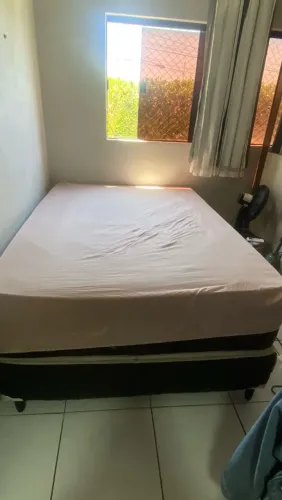 Cama de casal em ótimo estado!