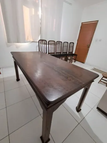 Mesa com 6 cadeiras