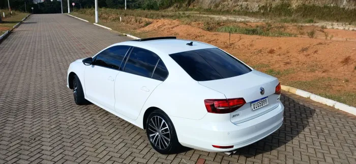 Volkswagen Jetta Comfortline 1.4 TSI 16V 4P Aut. 2017