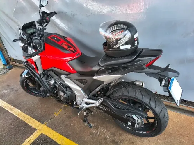 NC 750x 2025 impeçável.