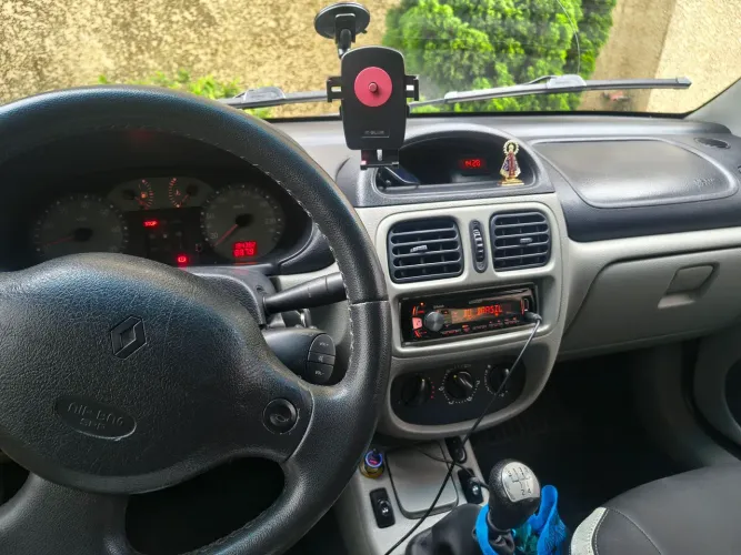 Renault Clio Expression 1.0/1.0 Hi-power 16V 3P 2006
