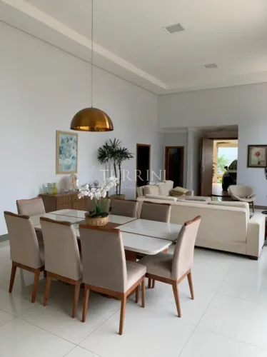 Casa a venda no condomínio Vale Florido II em Piratininga -SP.