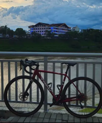 BICICLETA TREK CHECKPOINT