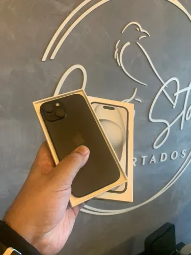 iPhone 15 128GB - 90% saúde de bateria