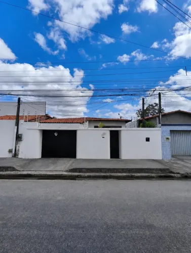 Casa plana com 3 suites em Boa Vista-Castelão - Fortaleza - CE