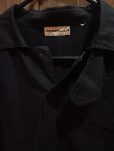 Camisa ARMANI em excelente estado! Sem marcas de uso!