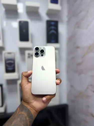 IPHONE 16 PRO MAX 255GB<br>R$ 5.799,00<br>GARANTIA APPLE ATE 11/26