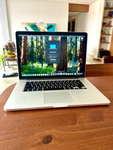 MacBook Pro 15 Pol. i7-Sequoia, 2014, 8G Ram, 2.3 Terra Memoria