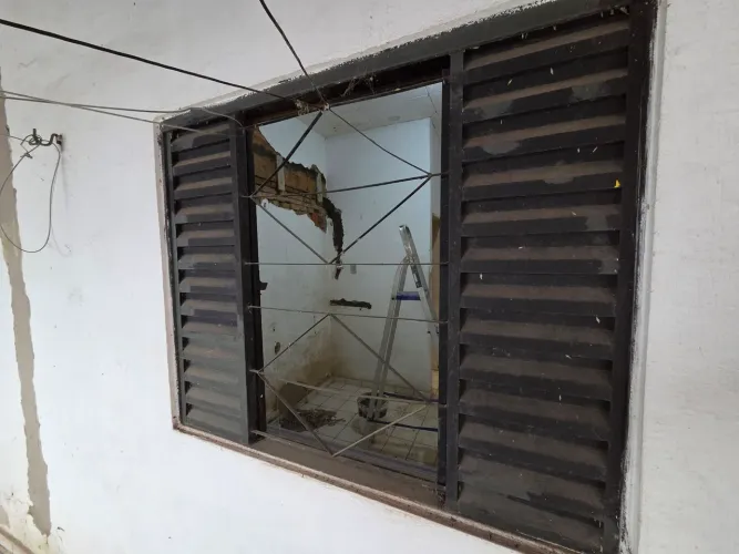 Janela sasazaque 1,20 usada 