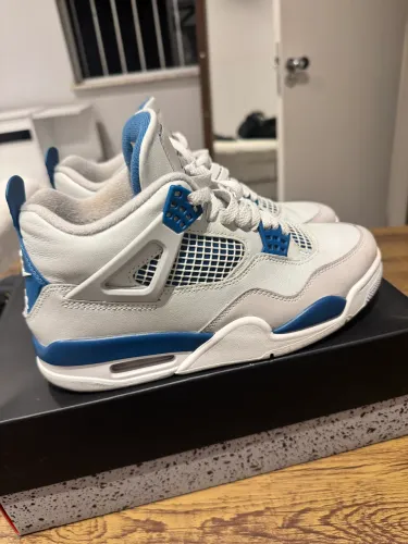 Jordan 4 military muito novo 