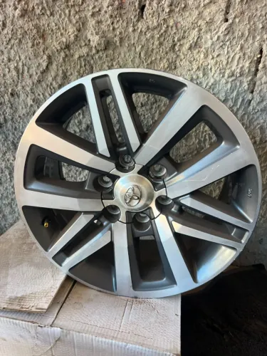 RODAS HILUX 