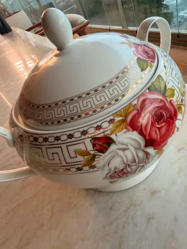 Sopeira Antiga Em Porcelana Decorada Com Rosas E Dourado
