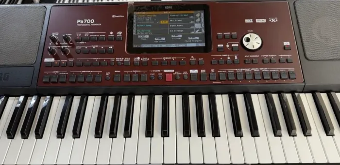 Teclado Korg PA700 BR novo novo.