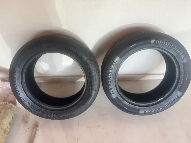 Vendo dois pneus 225/60r18
