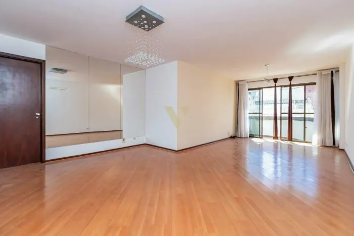 Apartamento de 162m² no Batel | Face Norte, andar alto e 4 Quartos Reversíveis