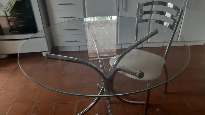 Mesa para 4 - 6 cadeiras Inox vidro