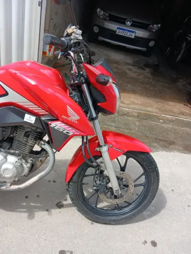 Vende-se essa linda moto titan