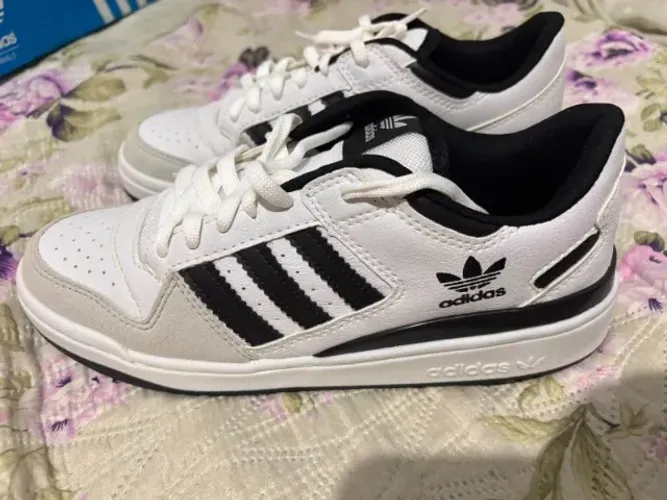 Tênis Adidas Original - Tam. 40 - Nunca Usado
