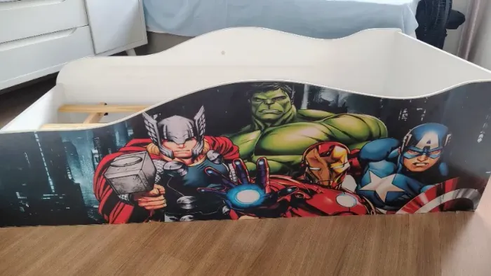 Base de cama infantil Vingadores