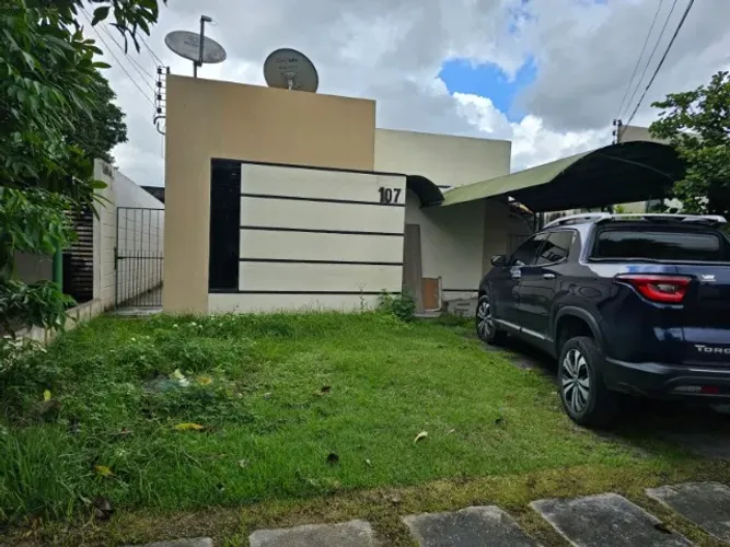 CASA COND FECHADO ALTO DE FLORES 3 QUARTOS COM 1 SUITE
