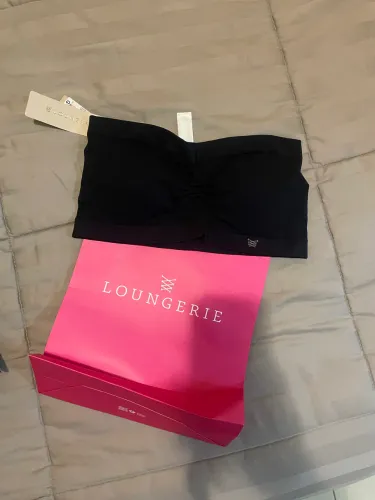 Top G marca Loungerie com etiqueta