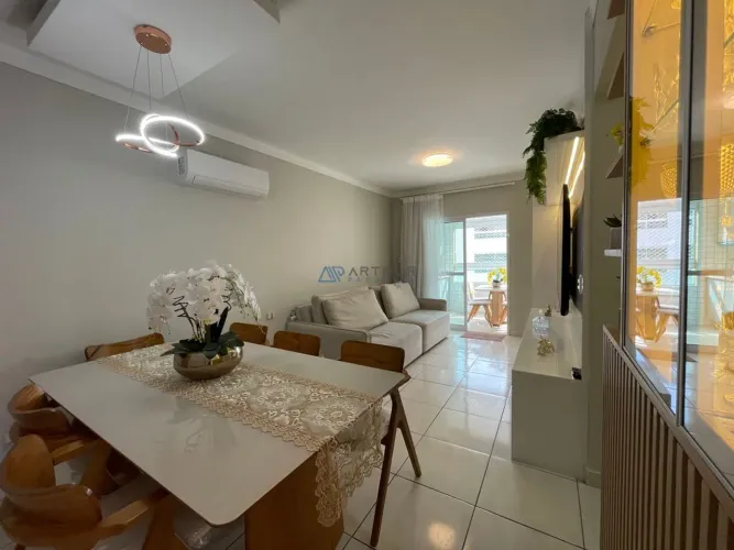 Apartamento à Venda em Praia Grande com 2 quartos, 2 banheiros, 2 vagas e 79m²