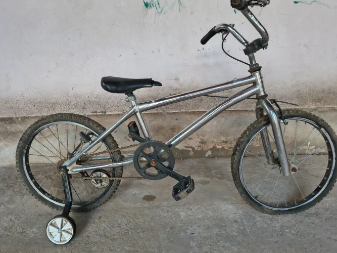 Cross Aro 20 usada