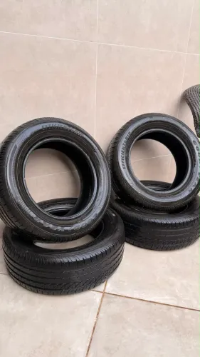 Pneus aro 15 205/60 goodyear - muito novos 