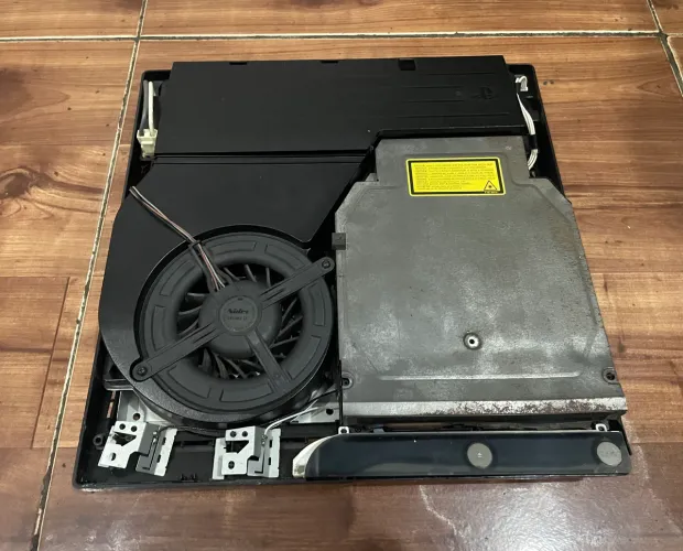 PS3 para Retirada de Peças - Liga, Sem Imagem - Sem HD - Leia a Descrição