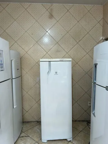 Geladeira Eletrolux Frost Free 240Litros