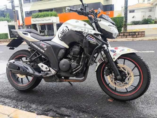 Fz25 abaixo da Fipe